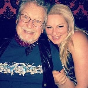 Meet your Posher, Eva